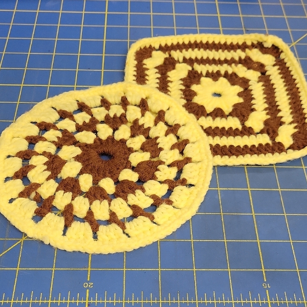 Vintage Handmade Crochet Heating Pad Cream & Brown 7"